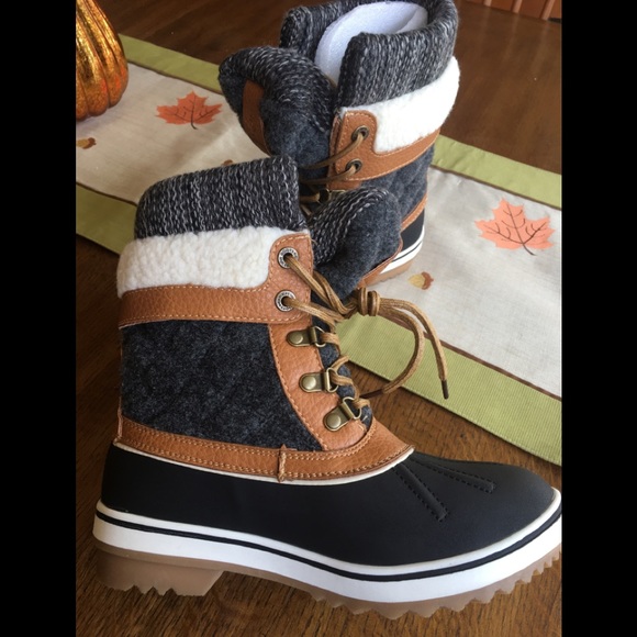 NWT Snow Boots - Picture 6 of 6